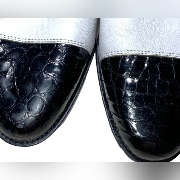 Bally, fine leather and Crocodile Flats - Picture 7 of 13